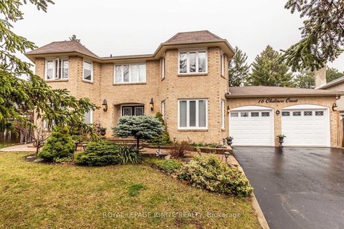 16 Chalmers Crt, Brampton, ON, L6Z3G9 | Card Image