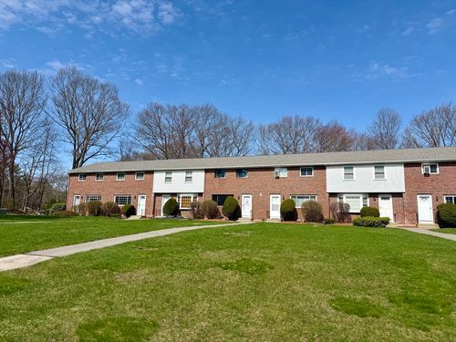 88-88 Oakridge Dr, Londonderry, NH, 03053-3933 | Card Image