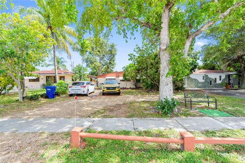 1571 Ne 179th St, North Miami Beach, FL, 33162-1407 | Card Image