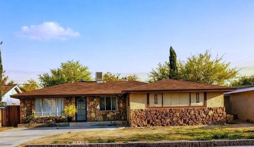 1017 W Avenue H8, Lancaster, CA, 93534-1435 | Card Image