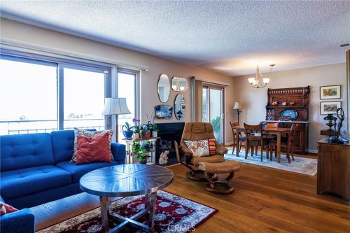 2-2125 Temple Ave, Signal Hill, CA, 90755-1022 | Card Image