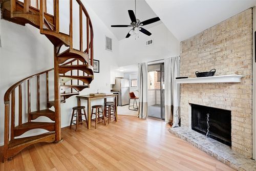 apt-311-2500 Burleson Rd, Austin, TX, 78741-5638 | Card Image