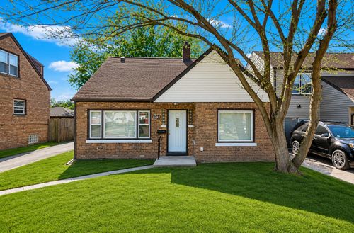 8742 S Washtenaw Ave, Evergreen Park, IL, 60805-1131 | Card Image