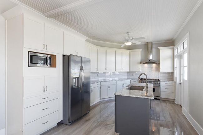 1649 Schumann Rd, Home with 3 bedrooms, 2 bathrooms and null parking in Stonewall TX | Image 9
