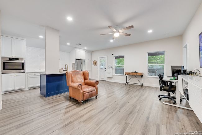 6371 Stonewater Bend Trl, House other with 3 bedrooms, 2 bathrooms and null parking in Fort Worth TX | Image 4