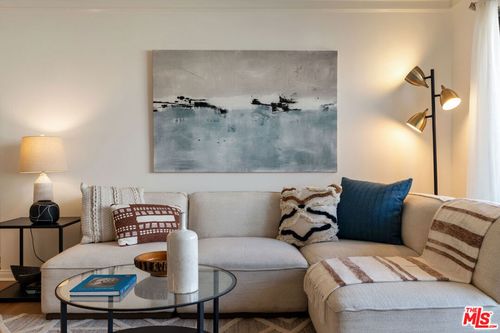 203-1021 12th St, Santa Monica, CA, 90403-4256 | Card Image
