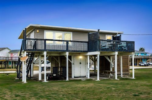 719 Seashell Dr, Surfside Beach, TX, 77541-9368 | Card Image
