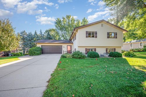 732 Lathrop Dr, Northfield, MN, 55057-1360 | Card Image