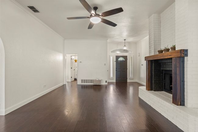 230 Bent Tree Trl, House other with 3 bedrooms, 2 bathrooms and null parking in Burleson TX | Image 7