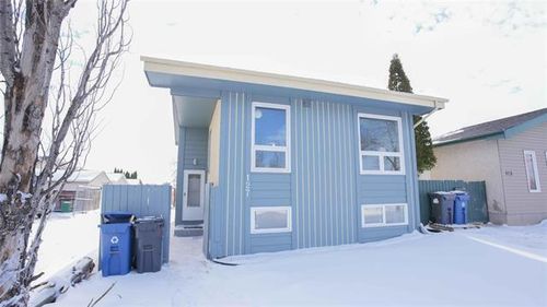 127 Weitzel Street, Winnipeg, MB, R2R2M6 | Card Image