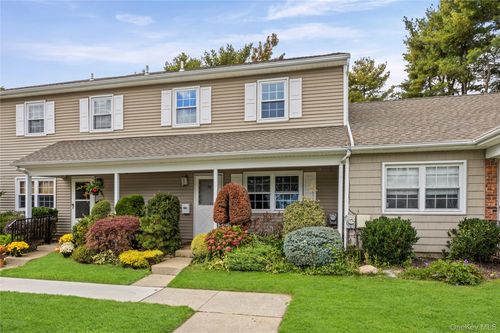 78 Hayloft Ct, Huntingtn Sta, NY, 11746-1920 | Card Image