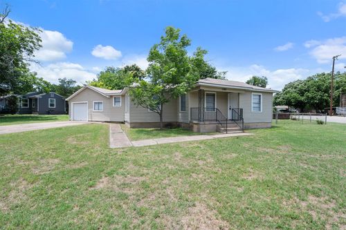 1501 Greenbrier Dr, River Oaks, TX, 76114-2126 | Card Image
