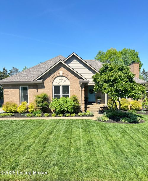 4022 Saratoga Woods Dr, Louisville, KY, 40299-4300 | Card Image