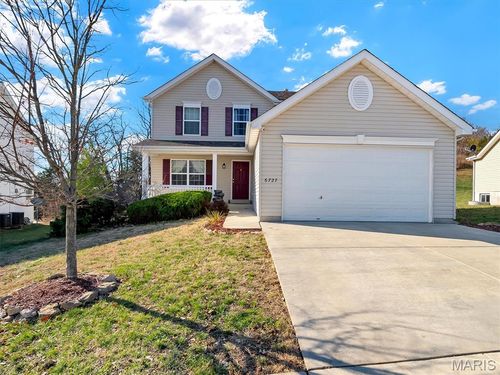 6727 Eagles View Dr, Pacific, MO, 63069-6332 | Card Image