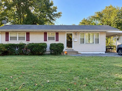 113 Forestwood Dr, Saint Louis, MO, 63135-2826 | Card Image