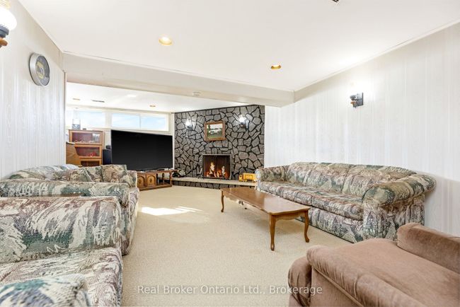 9110 10 Th Line, House other with 3 bedrooms, 1 bathrooms and 8 parking in Norval ON | Image 24
