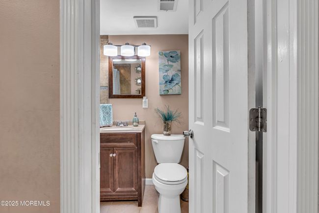 12 Silversmith Ct, House other with 5 bedrooms, 3 bathrooms and null parking in Howell NJ | Image 33