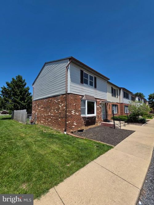 916 Hilltop Dr, WOODSTOCK, VA, 22664-1641 | Card Image