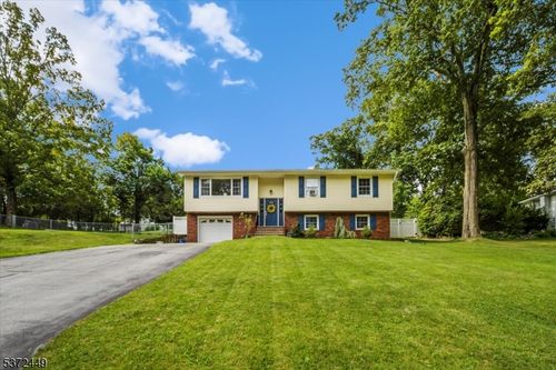 640 Succasunna Rd, Landing, NJ, 07850-1456 | Card Image
