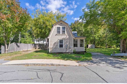 63 6th St, Dover, NH, 03820-3020 | Card Image