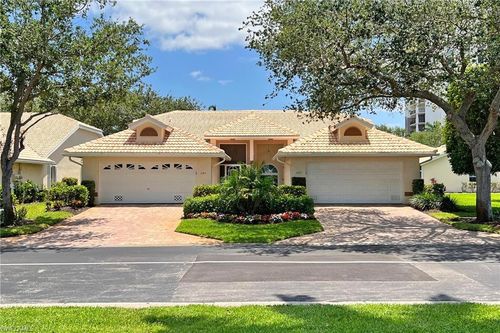 682 Wiggins Bay Dr, NAPLES, FL, 34110-6022 | Card Image