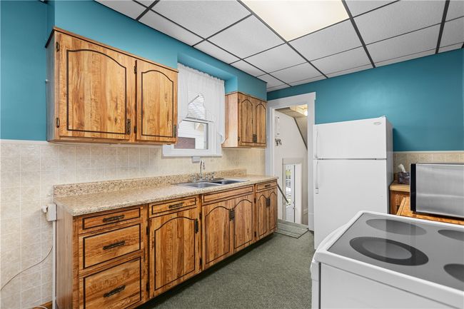 453 2 Nd St, House other with 3 bedrooms, 2 bathrooms and 3 parking in Washington PA | Image 9