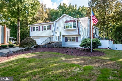 17 Lake Dr, Roosevelt, NJ, 08555-7007 | Card Image