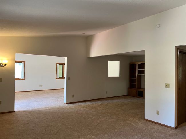 APT-1 - 702 Clearview Dr, Condo with 2 bedrooms, 2 bathrooms and null parking in Decorah IA | Image 4
