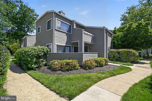 1957 Villaridge Dr, RESTON, VA, 20191-4825 | Card Image