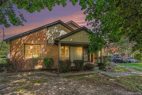 412 Meadow Bridge Dr, Rochester Hills, MI, 48307-3048 | Card Image