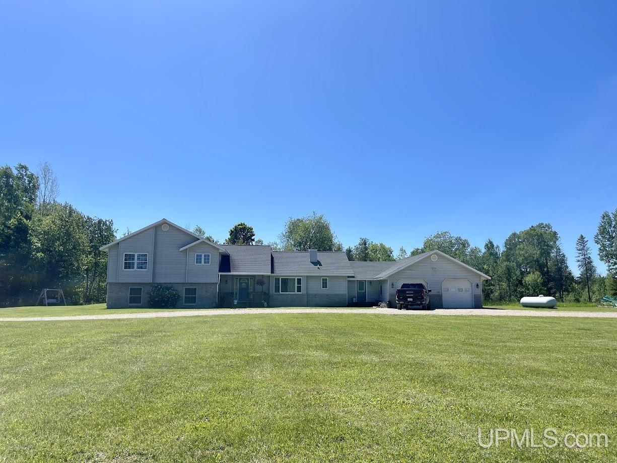 32nd Rd, Rapid River, MI 49878