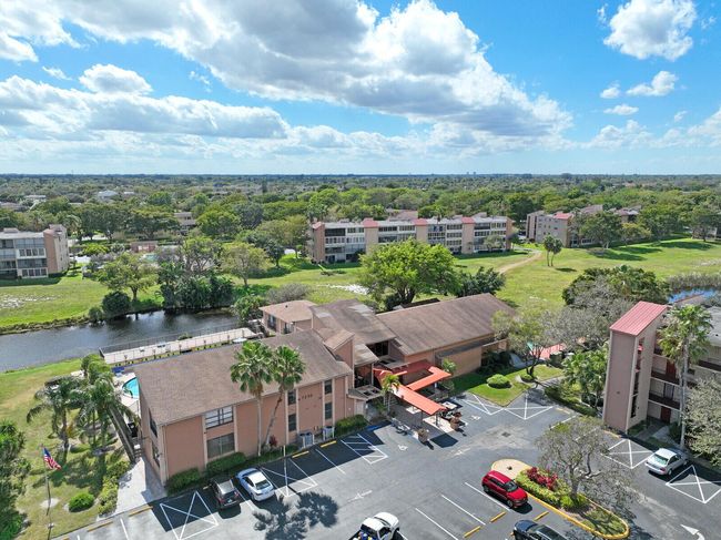 APT-301 - 7300 Lake Circle Dr, Condo with 2 bedrooms, 2 bathrooms and null parking in Margate FL | Image 30