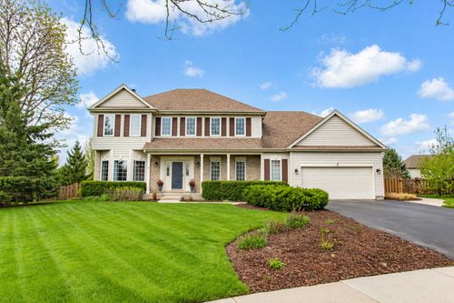 3 Blackwolf Ct, Algonquin, IL, 60102-6307 | Card Image