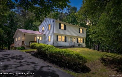 154 Marius St, Kingston, NY, 12401-5304 | Card Image
