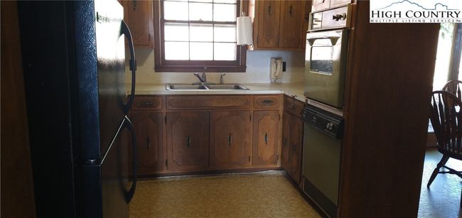 Kitchen | Image 18
