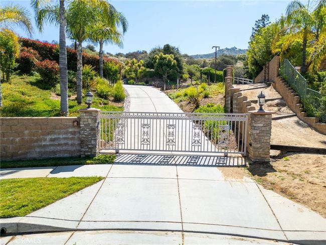36472 County Line Rd, House other with 4 bedrooms, 6 bathrooms and 4 parking in Yucaipa CA | Image 73