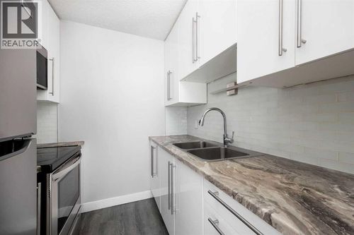 909-11721 Macdonald Dr, Fort Mcmurray, AB, T9H4H1 | Card Image