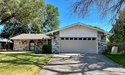 501 Beatty Dr, Grand Prairie, TX, 75052-6408 | Card Image