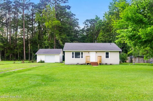 300 Battleground Ave, New Bern, NC, 28560-7006 | Card Image