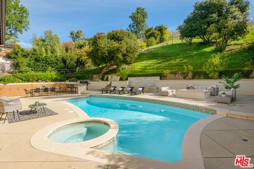 6652 Buttonwood Ave, Oak Park, CA, 91377-1327 | Card Image