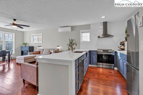 apt-212-157 Hawks Peak Ln, Seven Devils, NC, 28604-7243 | Card Image