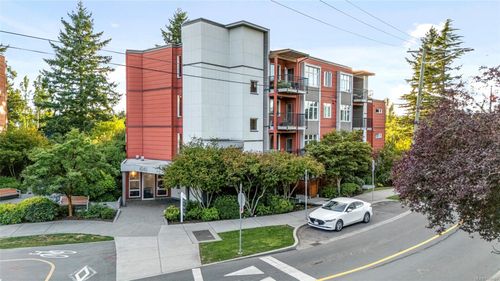 204-4040 Borden St, Saanich, BC, V8X2E9 | Card Image
