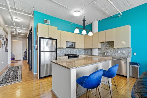 unit-405-290 Market St, Minneapolis, MN, 55405-1647 | Card Image