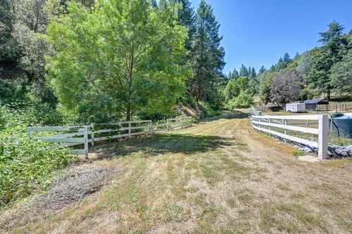 23505 Grand View Way, Colfax, CA, 95713-9002 | Card Image