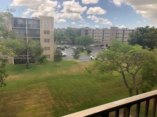 apt-403-8550 N Sherman Cir, Miramar, FL, 33025-2156 | Card Image