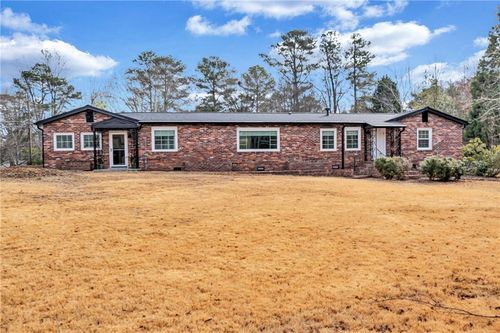 5045 Chestnut Forest Ln, Dunwoody, GA, 30360-1641 | Card Image