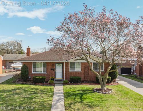 4656 Buckingham Dr, Warren, MI, 48092-3011 | Card Image