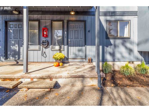 4-105 James St, Longview, WA, 98632-5896 | Card Image