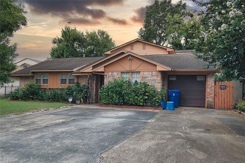 4002 Charriton Dr, Houston, TX, 77039-4516 | Card Image