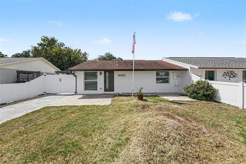 8562 Briar Grove Circle, TAMPA, FL, 33615 | Card Image